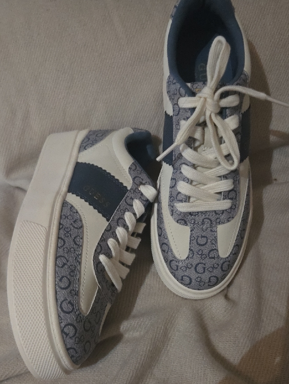Guess White and Blue Platform Low-Top Sneakers